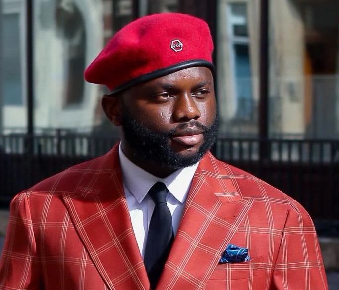 Client wearing a red beret — DTC Fullcircle Studios review